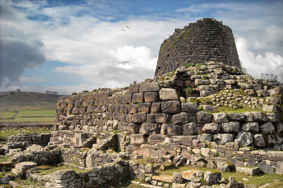 More complex construction with bastion. Nuraghe Santu Antine, Torralba