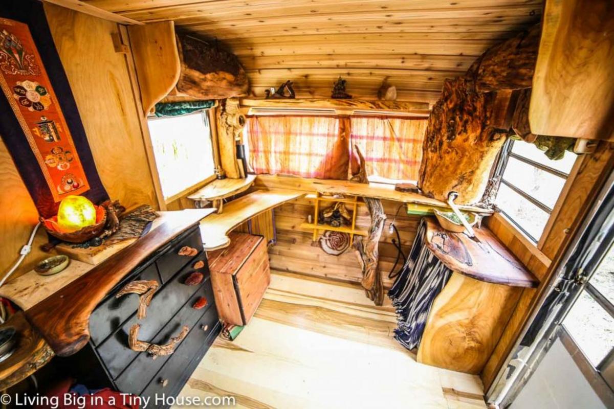 Caravan converted into stunning tiny house for only $1000 - Nexus Newsfeed