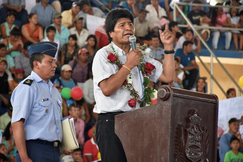 Morales speaks at a ceremony of promulgation of the law that annuls the national park protection for Tipnis.
