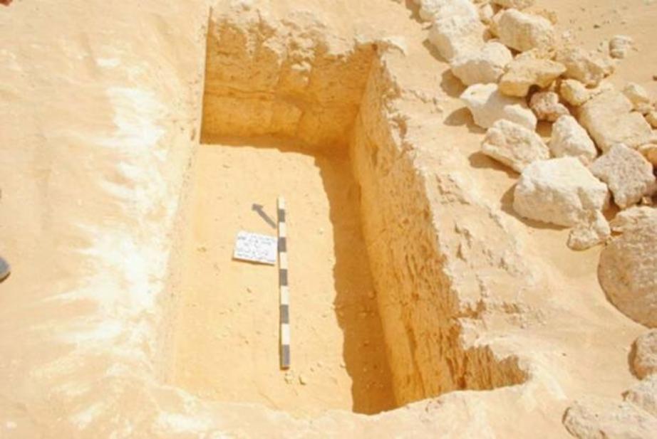 Burial hole and sarcophagus of a child 