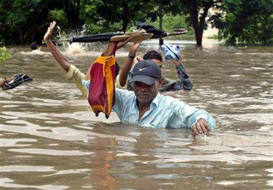 Floods paralyse Mumbai as India and region are hit by heaviest rains in