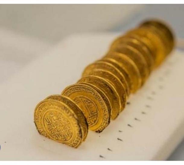 Gold dinars were found.