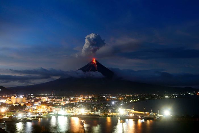 Philippines warned of mudslides as Mount Mayon volcano spews lava amid ...