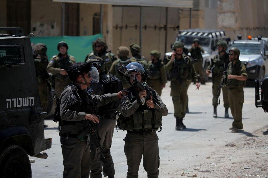 sraeli occupation forces in the occupied West Bank on 4 August 2017 [Mamoun Wazwaz/Anadolu Agency]